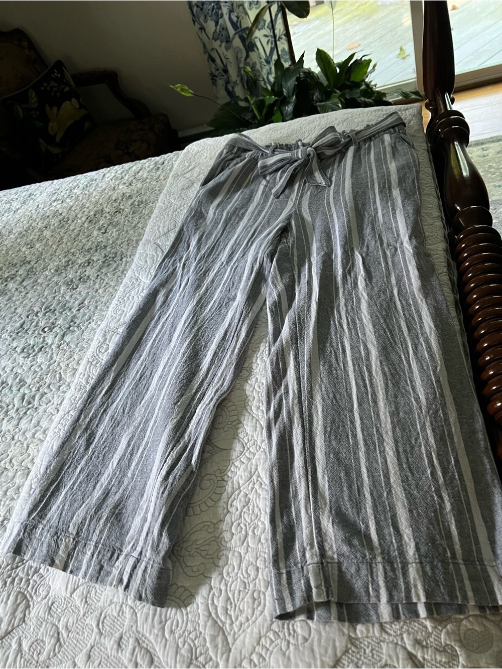 Women’s Linen Gray Striped Lightweight Tie-Waist Pants